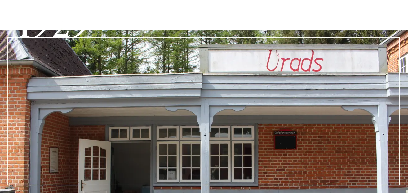 Et billede af facaden på Restaurant Vrads Station