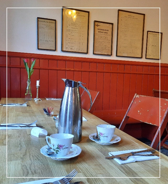 Jazzaften - billede af to kopper the og en the kande